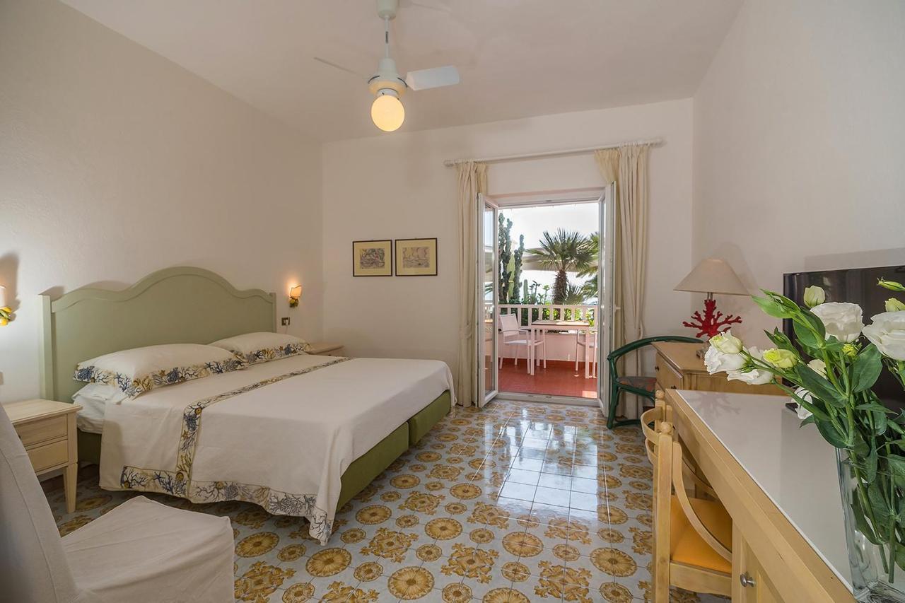 Hotel Villa Maria Sant'Angelo  ภายนอก รูปภาพ